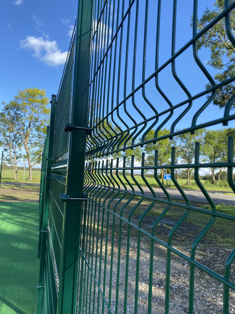 Tennis Court Fence Set 3D-4mm Elite - Baseline Side Panel View with Post U-Brackets
